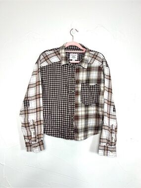 American Eagle Cropped Plaid Button Down Shirt